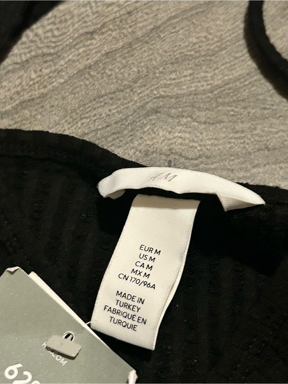 H&M Black Ribbed Drawstring Crop Top-size medium - Picture 4 of 7